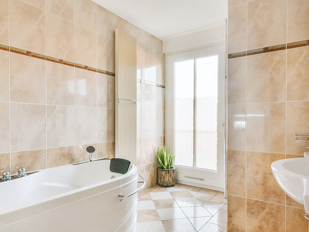Outdated bathroom before renovation